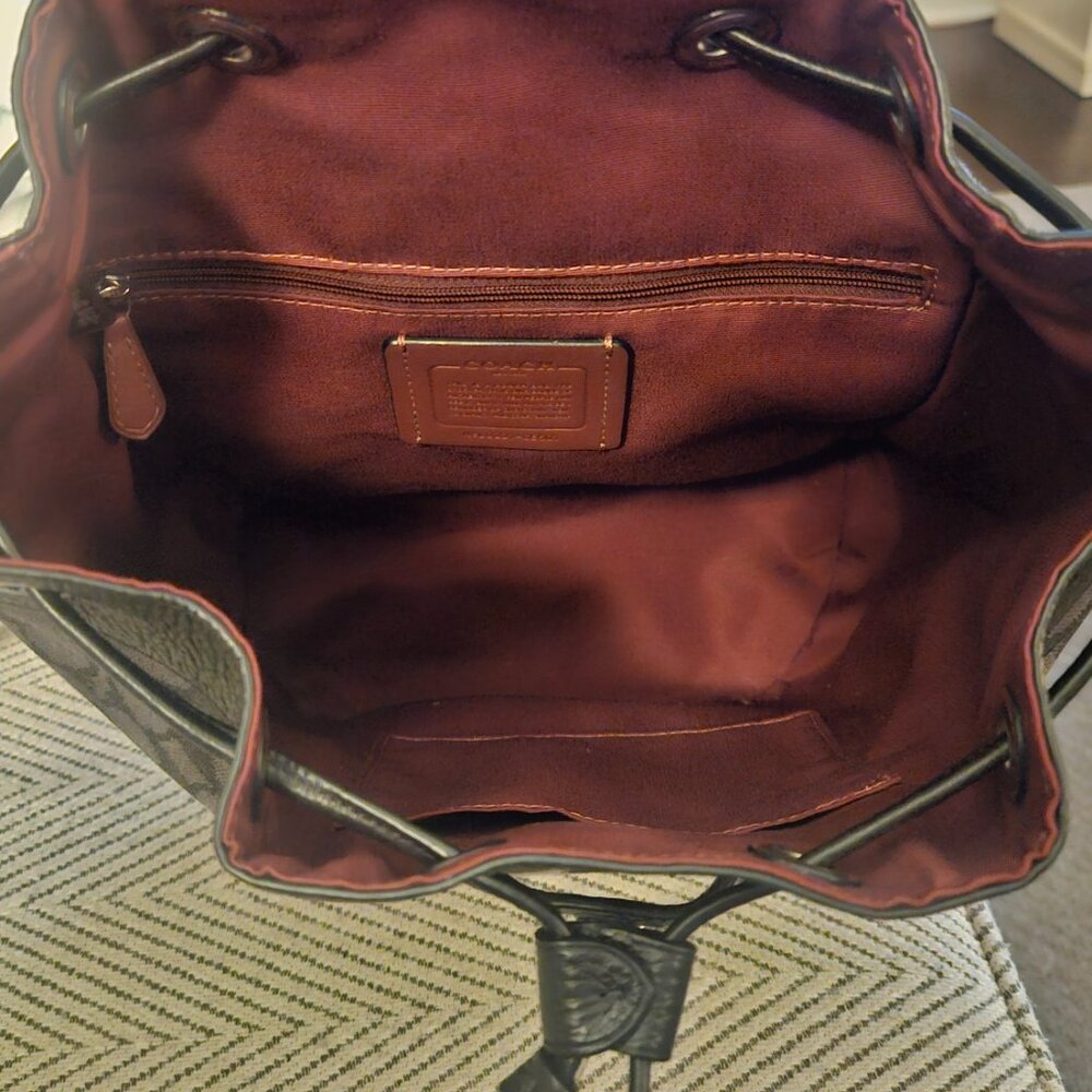 Coach Signature Backpack - Picture 4 of 4